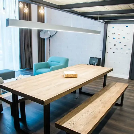 Riverside Loft *